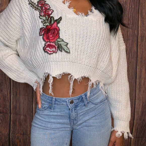 Zaful Sweaters - Zaful V-Neck Frayed Floral Embroidered Pullover